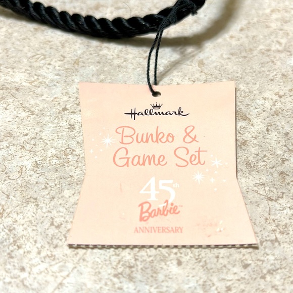 BNWT HALLMARK 45th ANNIVERSARY BARBIE BUNKO & GAME SET 2004 - Picture 4 of 10
